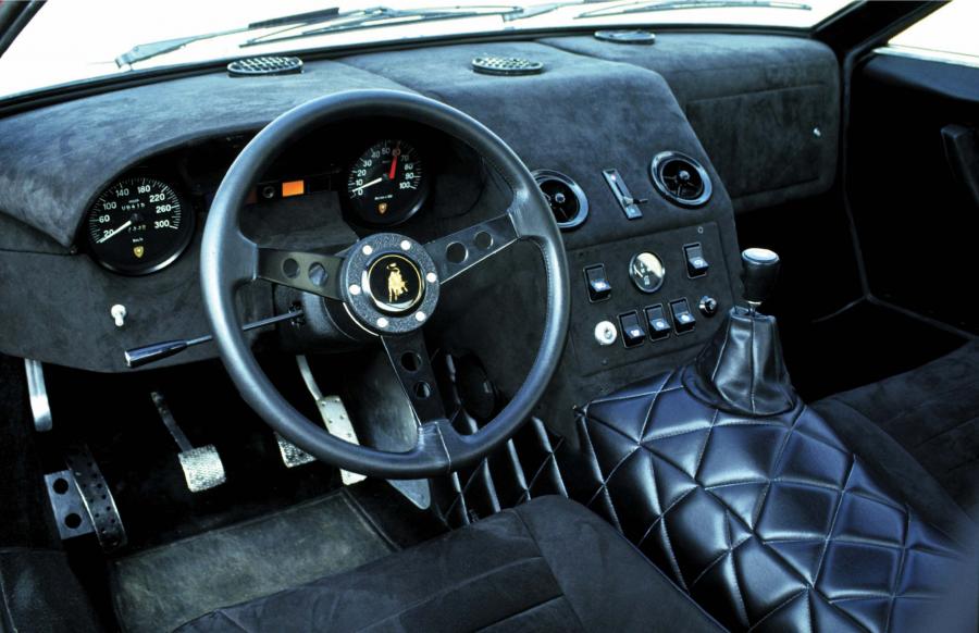  Lamborghini 400 GT 1966 года  (фото 3 из 6)